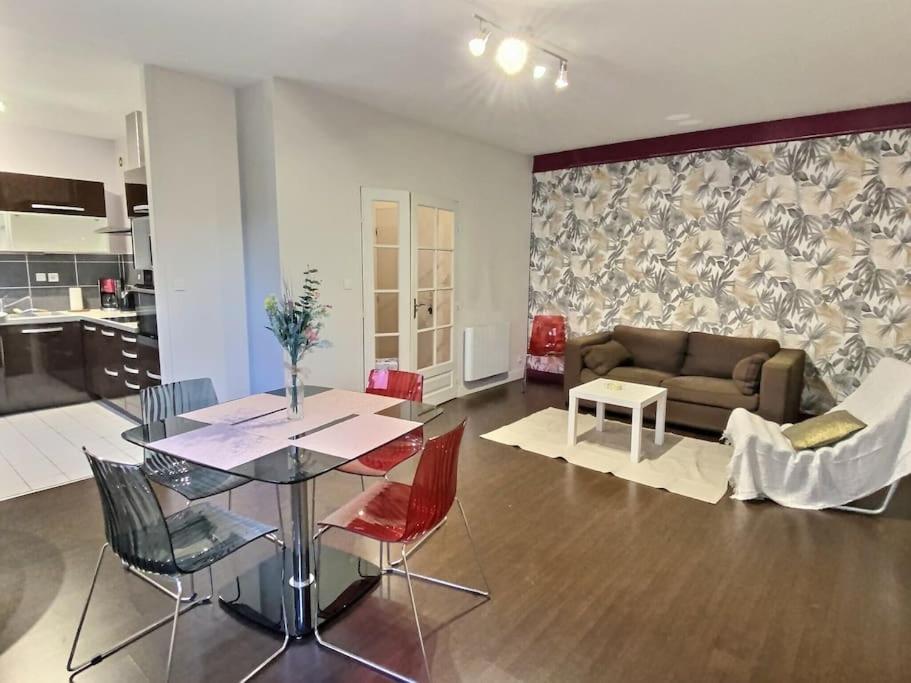 Appartement En Residence, Blois Exterior photo